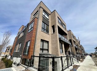 15 Lytham Green Cir #15, Newmarket, ON L3Y 0E1