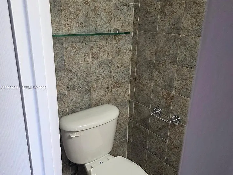 800 Parkview Dr #716 — Photo 10