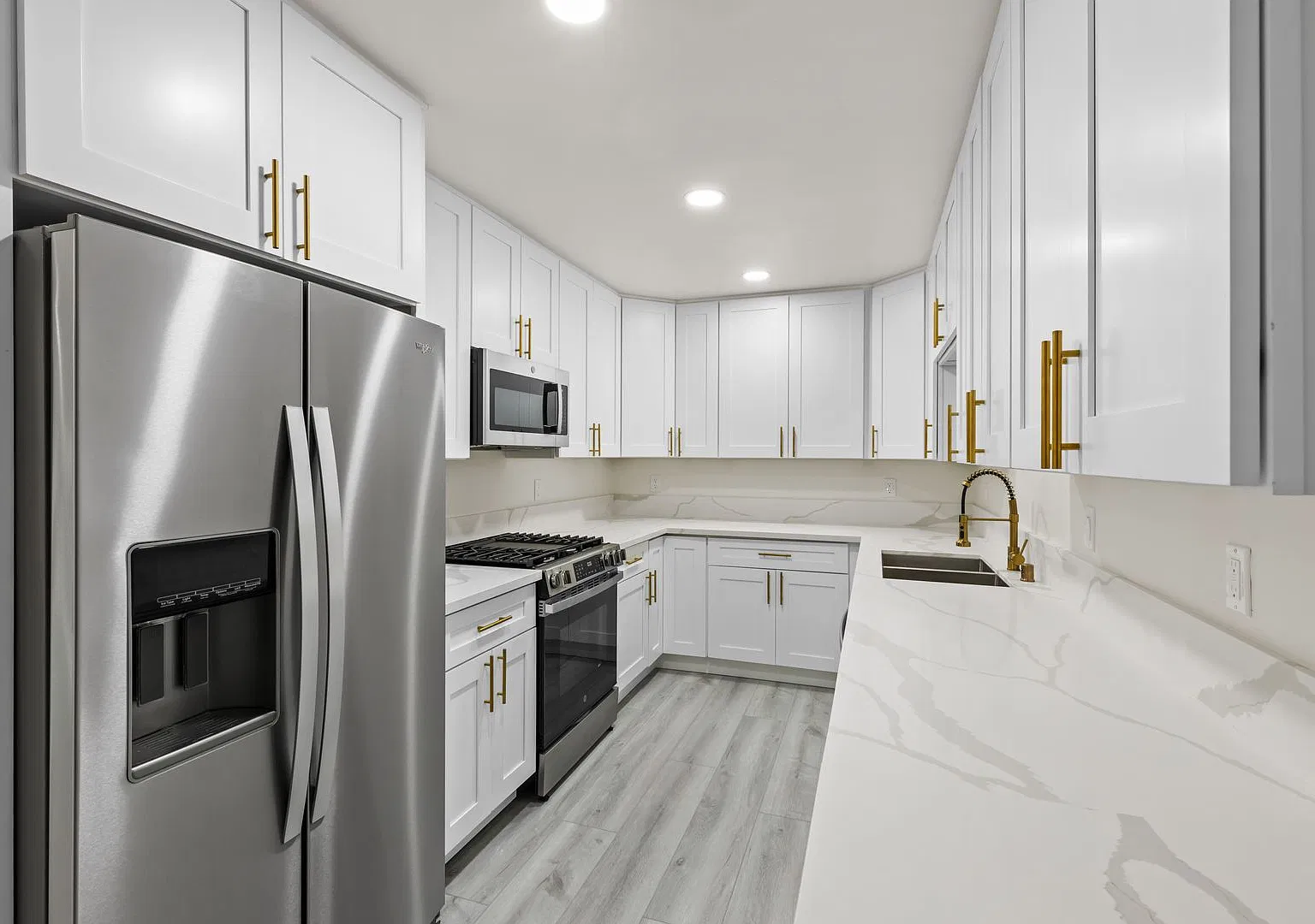 Fully remodeled! — Photo 2