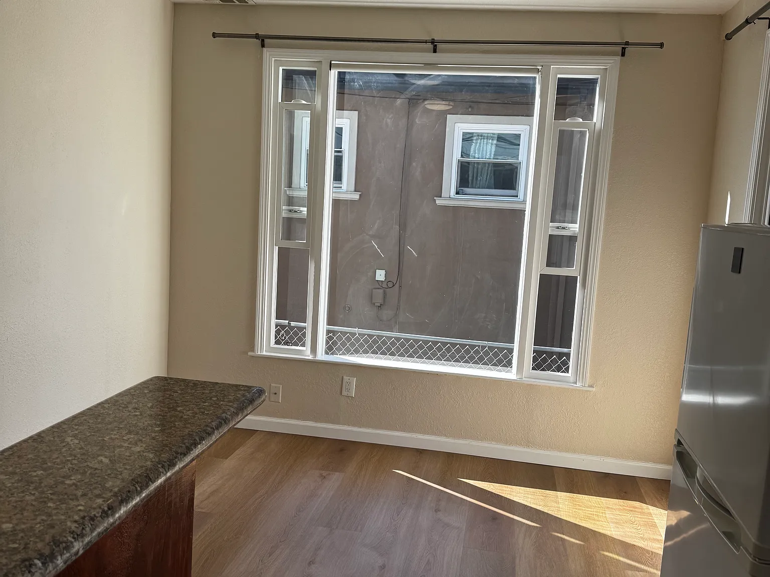 455 N 6th St — Photo 2
