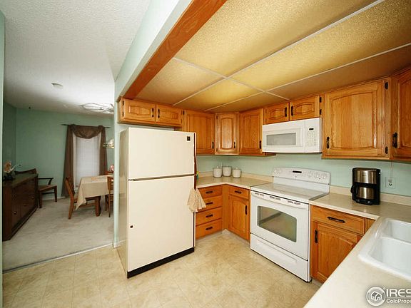 3rd image of 52 Douglas Dr S
