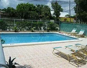 1 bed, 1.5 bath, 735 sqft, $1,500 — Photo 2