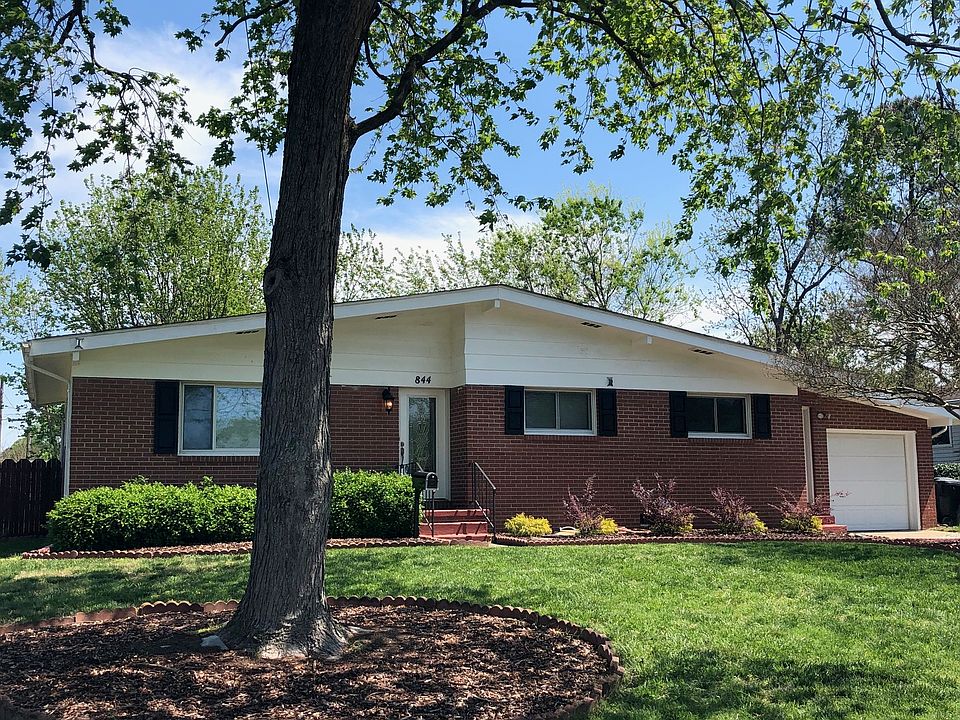 1st image of 844 Hopwood Ln
