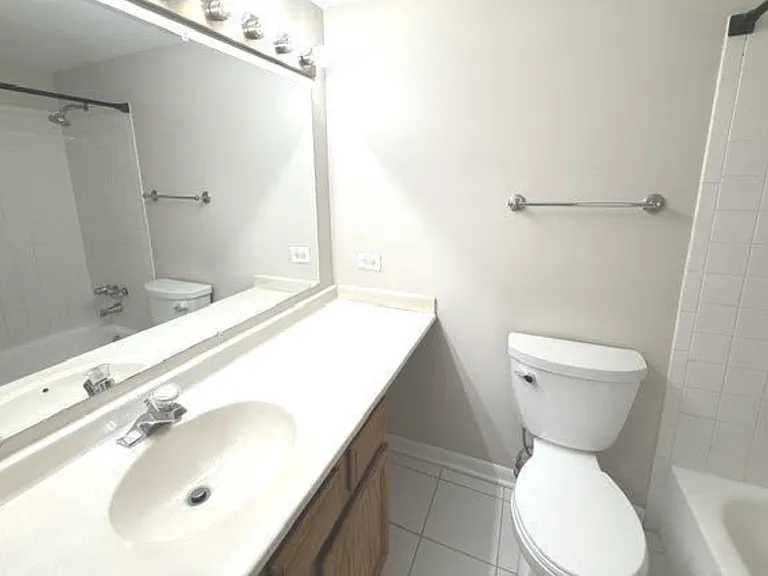 330 N Carter St #203 — Photo 9