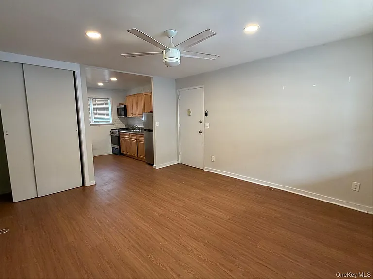 830 E Broadway #109 — Photo 4