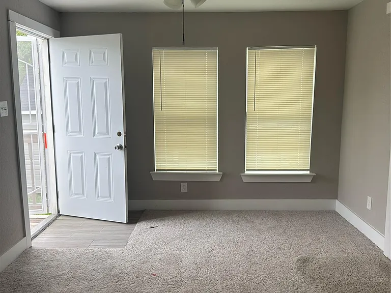 515 Caplin St — Photo 10