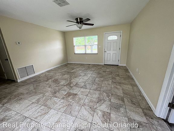 2nd image of 705 N Hickory Ave