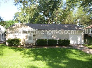 8812 E 72nd St, Raytown, MO 64133
