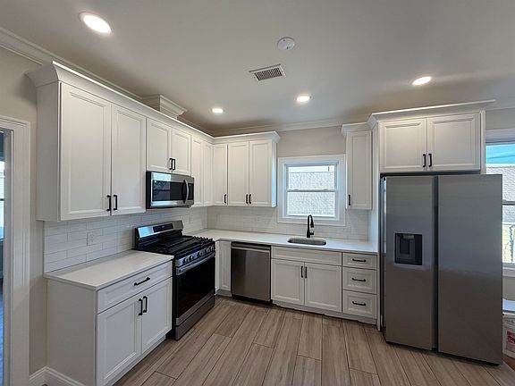 2nd image of 115 Wallington Ave