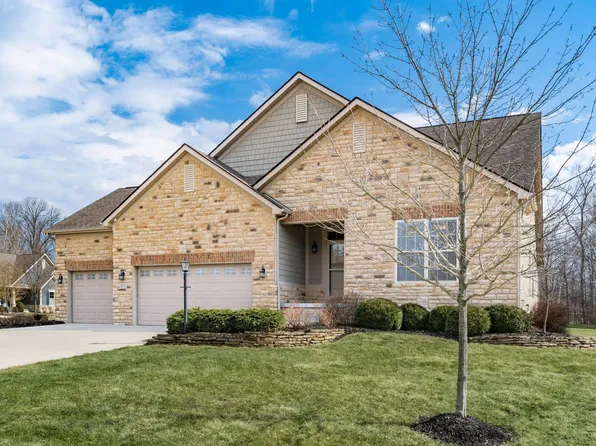 1873 Ivy Wood Ct, Pataskala, OH 43062