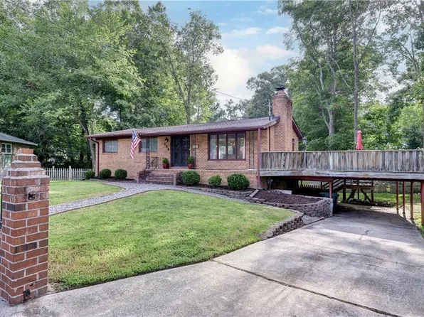 156 Barksdale Dr, Newport News, VA 23608