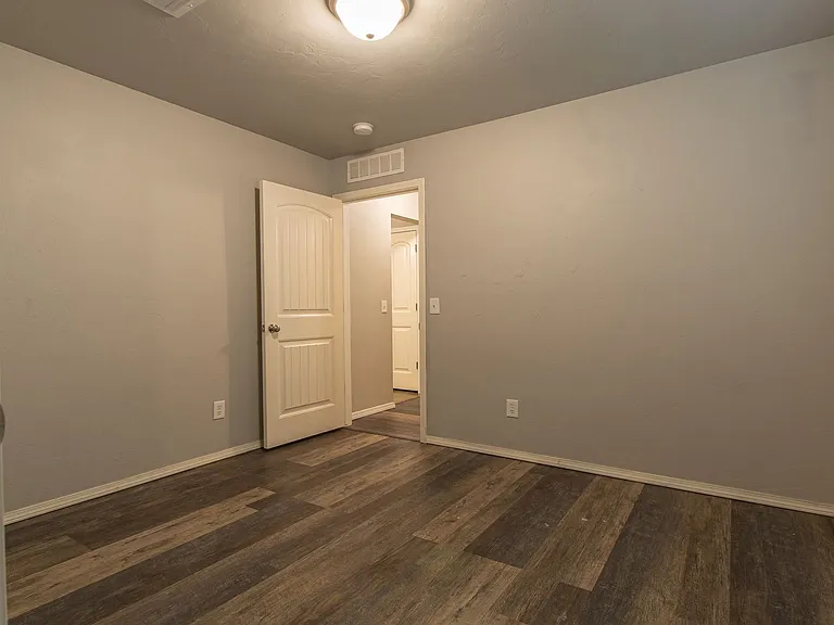 15316 Nightshade Dr — Photo 24