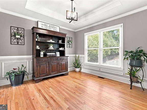 5th image of 413 Christina Way