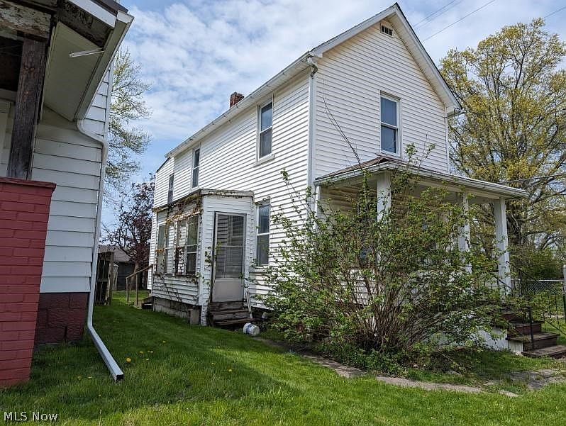 1st image of 208 S 15th St