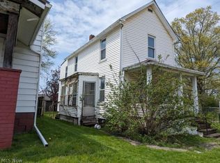 208 S 15th St, Sebring, OH 44672