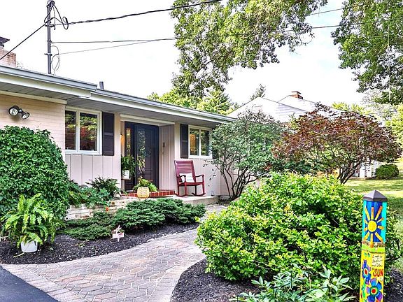 3rd image of 3017 Saddleback Dr