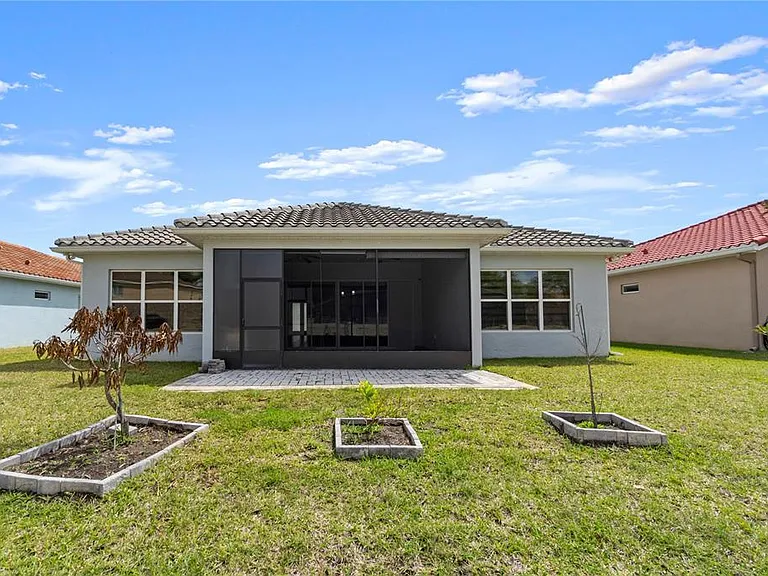 2320 Symphony Cir — Photo 47