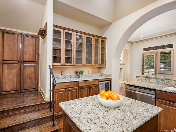 5th image of 8127 N new braunfels #801