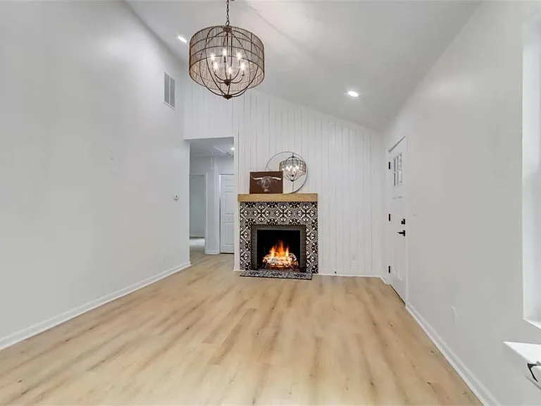 1200 Byewood Ln SW — Photo 9