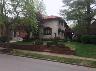 456 Edgewood Dr, Saint Louis, MO 63105