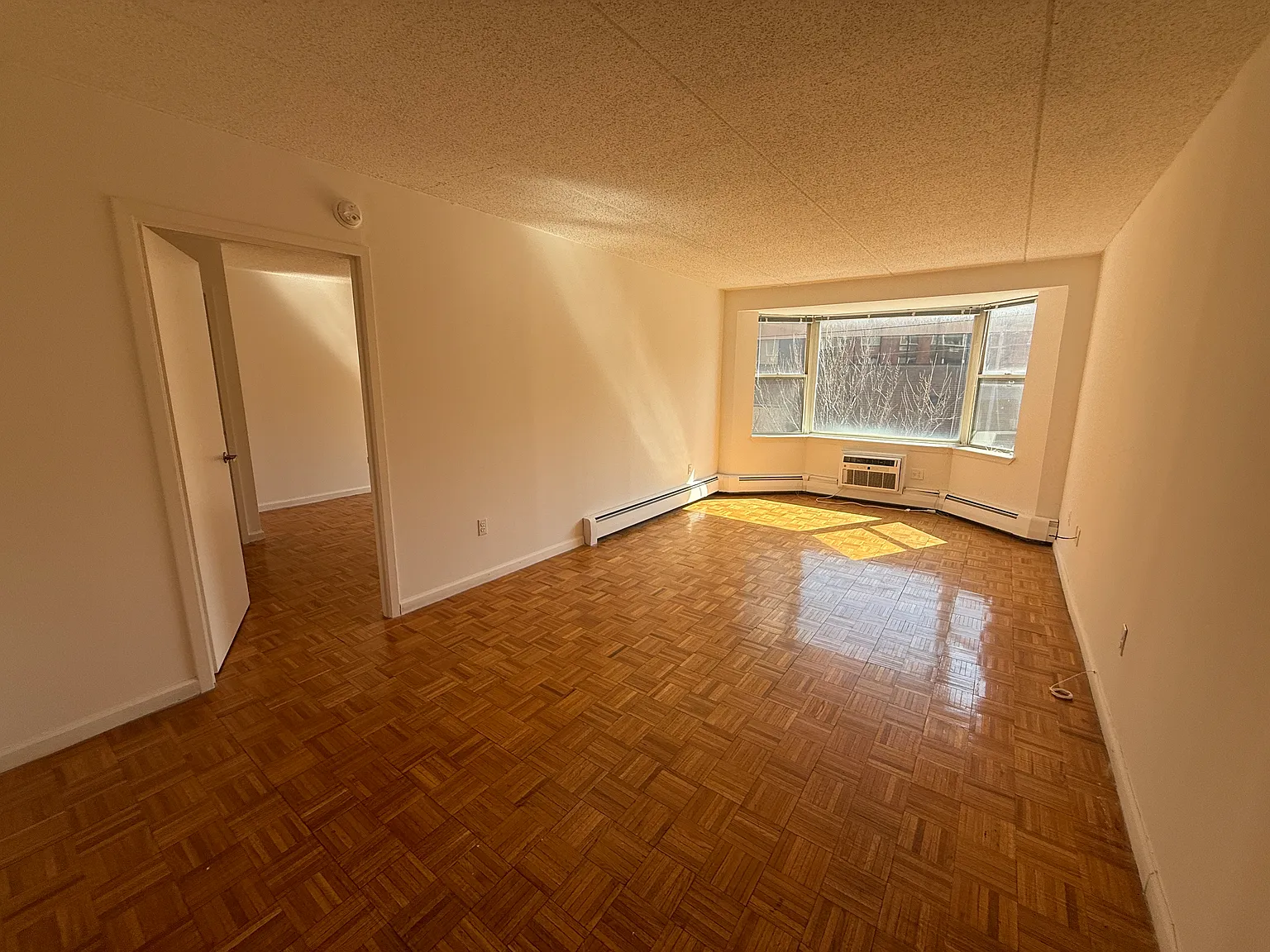 2 bed, 925 sqft, $2,699 — Photo 2