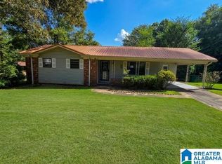 701 11th Pl, Pleasant Grove, AL 35127