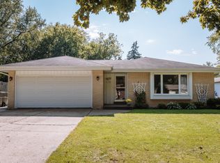 11925 W Lynx Ave, Milwaukee, WI 53225