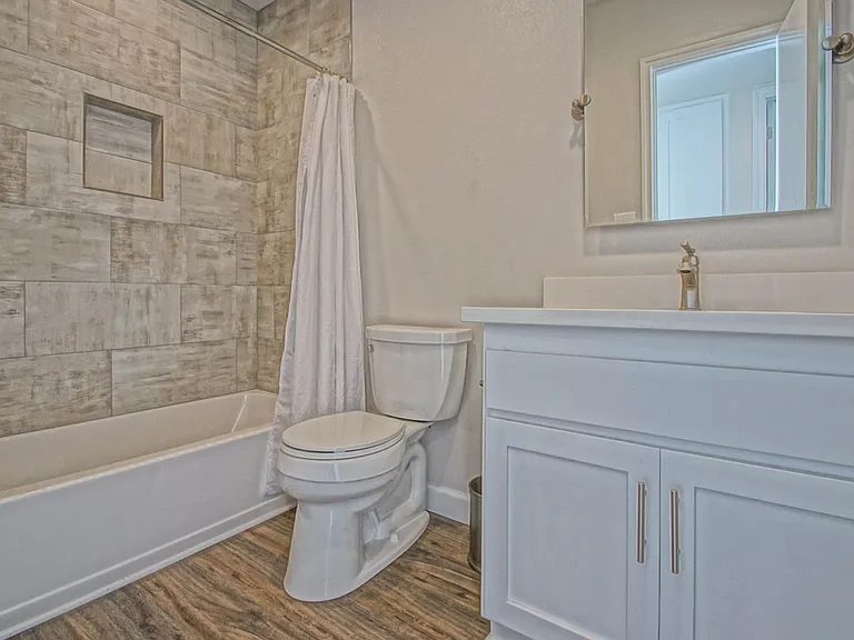 307 Bayview Dr — Photo 36
