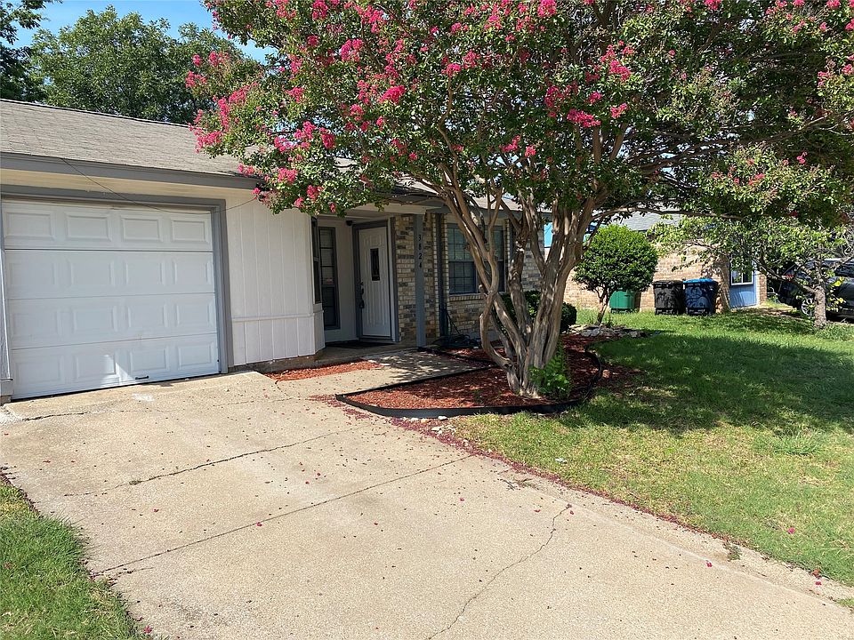 1st image of 3824 Longmeadow Way