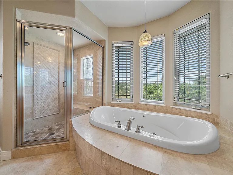 6265 Diamond Ridge Pkwy — Photo 16