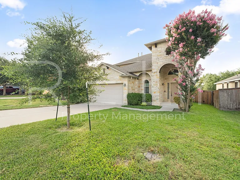 1405 Sunny Meadows Loop — Photo 2