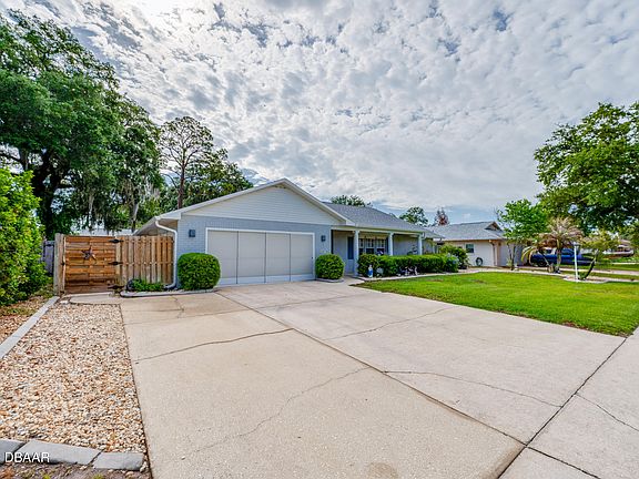 3rd image of 4567 Hoyt Dr