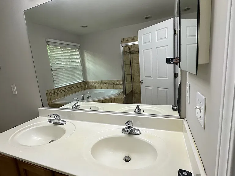11833 Canemount St — Photo 18