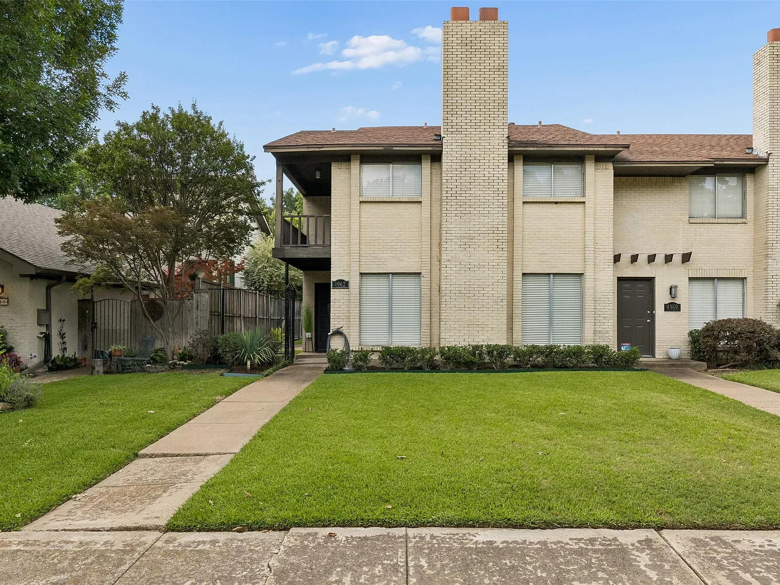 3 bed, 2.5 bath, 1856 sqft, $2,695 — Photo 3