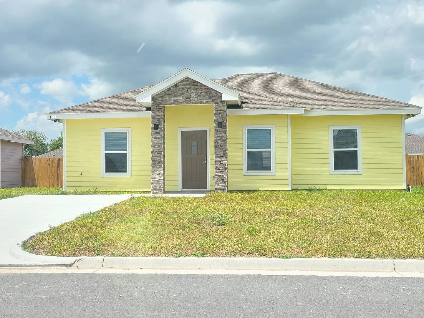411 Hinojosa - Newly Constructed 3bd/2bth Home In la Feria Now Leasing — Photo 1