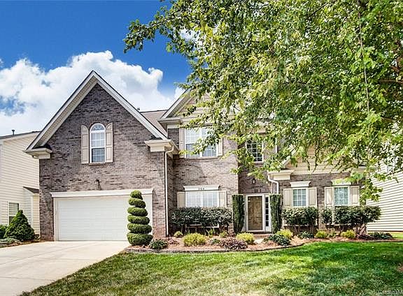 3rd image of 204 Mary Caroline Springs Dr