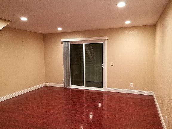 3rd image of 953 Bellhurst Ave