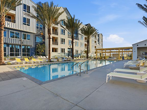 2nd image of 6000 Luminary Dr #4-405