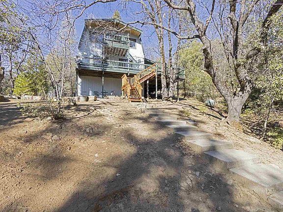 2nd image of 18856 Holly Dr