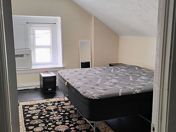 5th image of 402 Delaware Ave #3