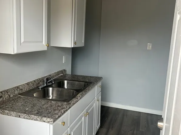 17568-70 S Lake Shore Blvd #11, Cleveland, OH 44119