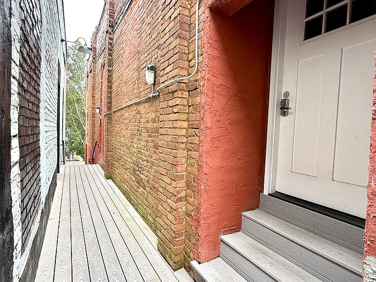 404 Main St E #VIEW OF MAIN ST — Photo 38