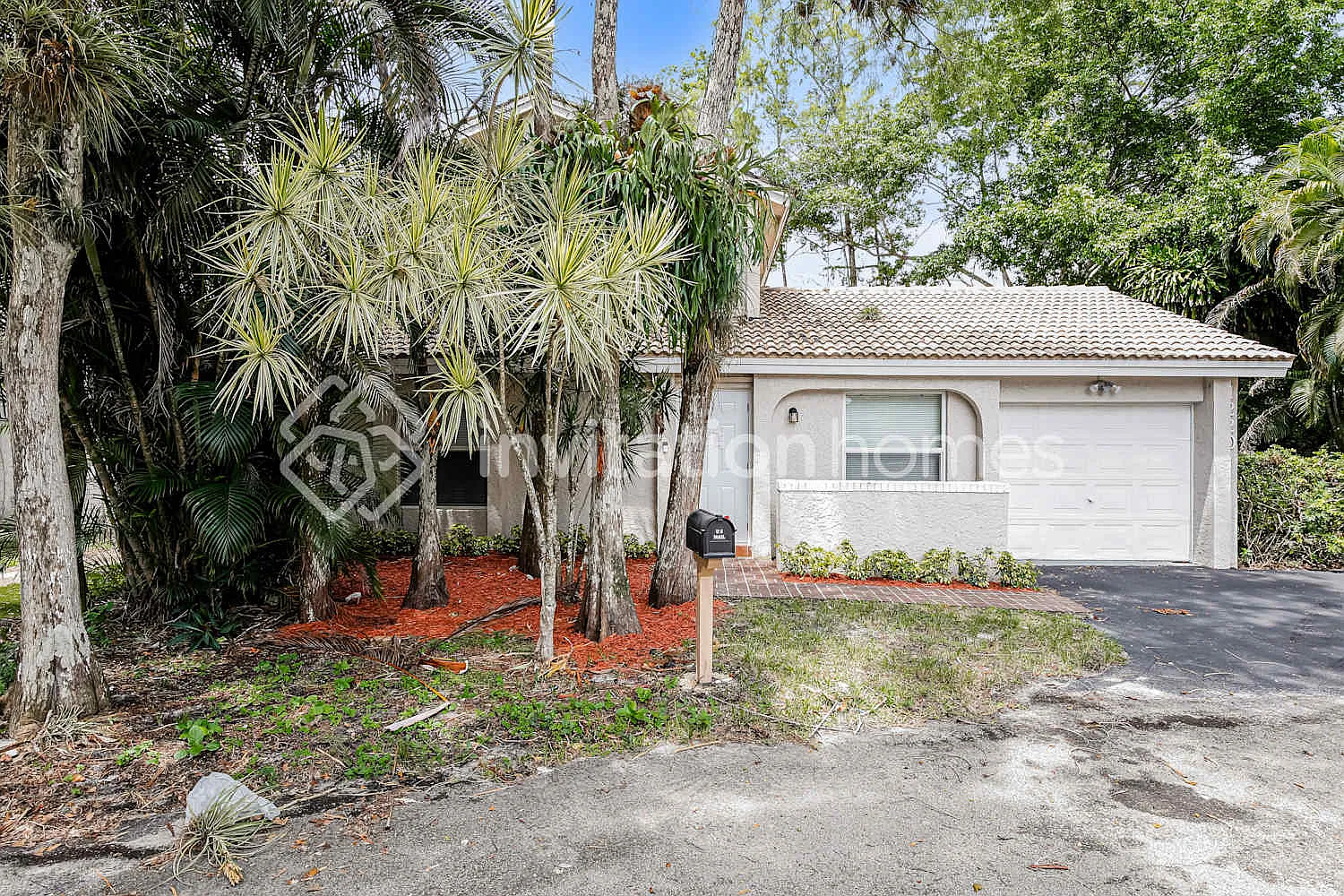 1220 NW 89th Dr Coral Springs, FL 33071 — Photo 1