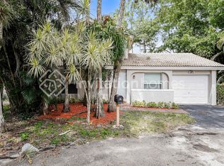 1220 NW 89th Dr, Pompano Beach, FL 33071