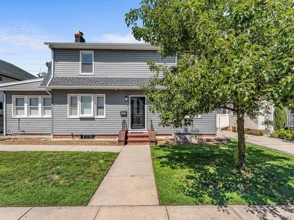 1068 Highland Place, Woodmere, NY 11598
