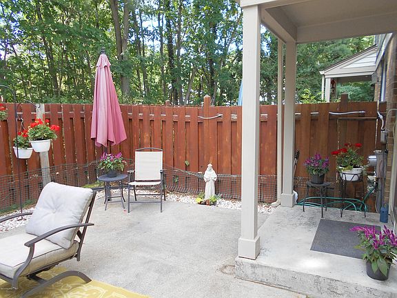 5th image of 3651 Brentwood St