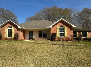 102 Edinburg Dr, Enterprise, AL 36330