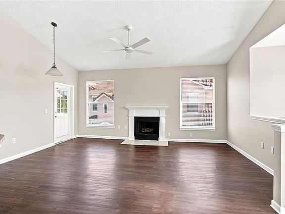 3rd image of 10467 Villa View Cir #10467