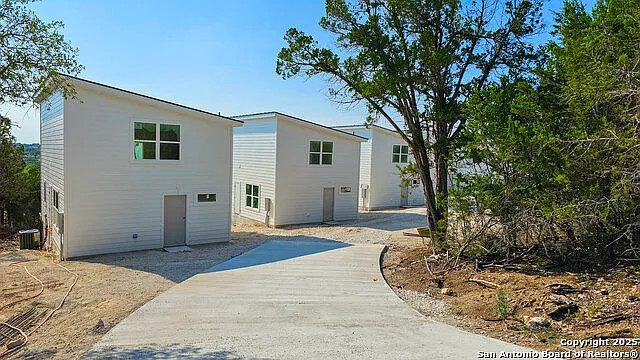 2004 Cedar Hill Dr #1 — Photo 3