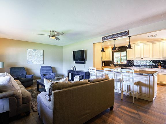 4th image of 4102 E Wilshire Dr